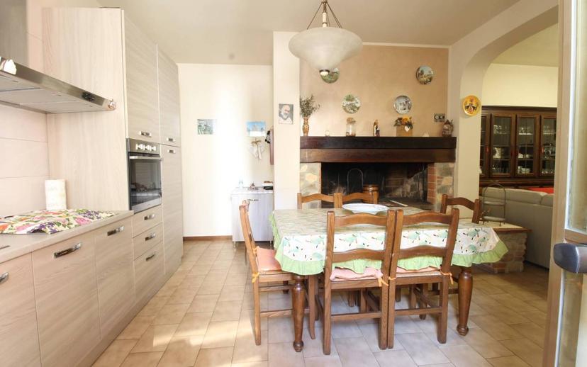 Appartamento via San Crespino 10, Centro, Lamporecchio — foto 3 di 43