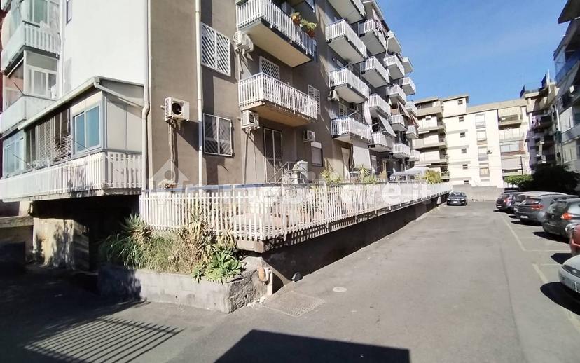 Quadrilocale viale delle Medaglie D'Oro 90, Ferrarotto - Acquedotto Greco, Catania — foto 30 di 31