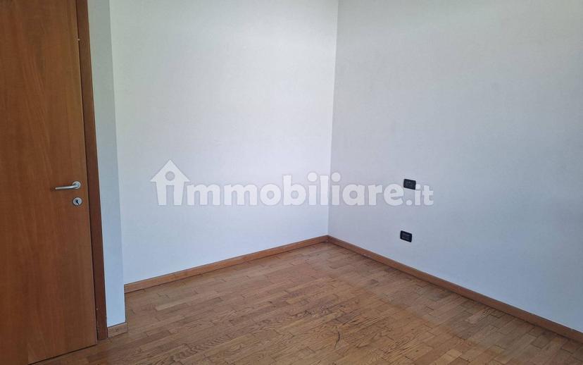 Trilocale via Garzoneri, Treviglio — foto 13 di 16