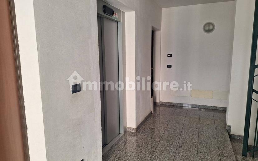 Trilocale via Garzoneri, Treviglio — foto 3 di 16