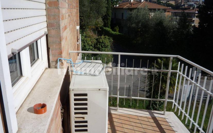 Stanza singola via Beatrice 38, Perugia — foto 3 di 5