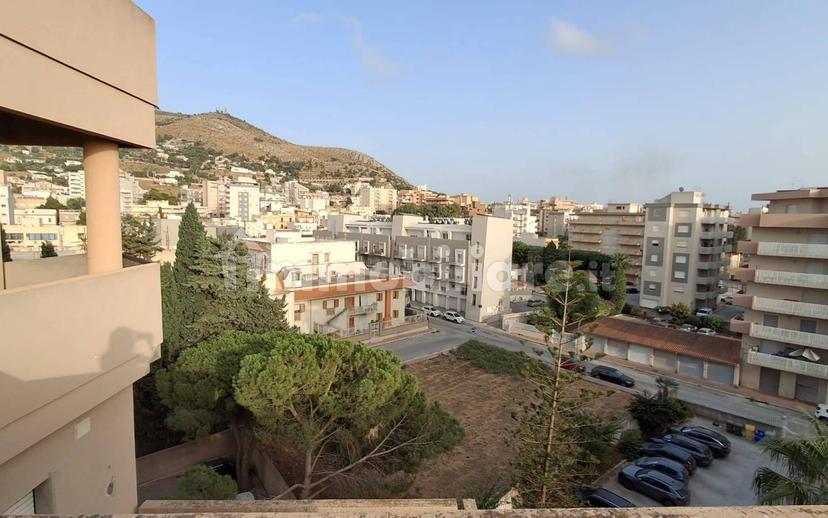Appartamento via Angelo Aiuto 63, Centro, Trapani — foto 56 di 57