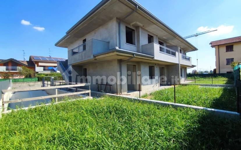 Quadrilocale via Valtrighe, Centro, Terno d'Isola — foto 41 di 50