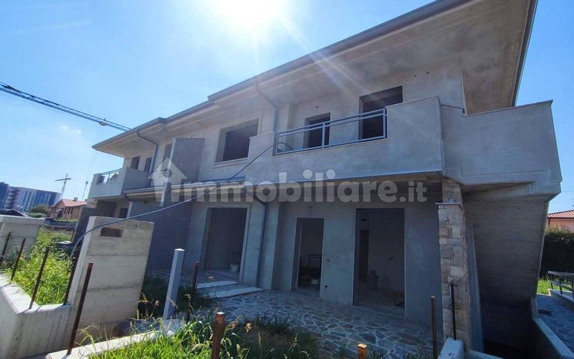 Quadrilocale via Valtrighe, Centro, Terno d'Isola — foto 11 di 50