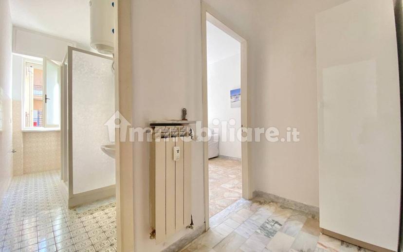 Bilocale via Varese, Centro, Finale Ligure