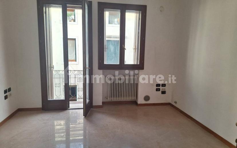 Quadrilocale via Liston San Gaetano, Centro, Malo — foto 6 di 8