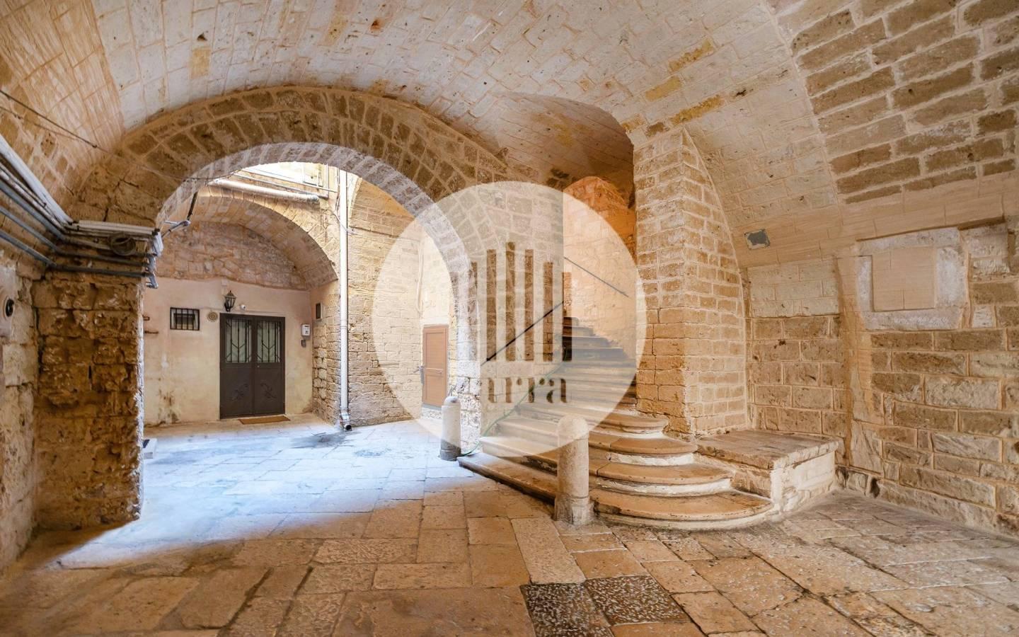 Quadrilocale Strada del Carmine 39, San Nicola - Borgo Antico, Bari