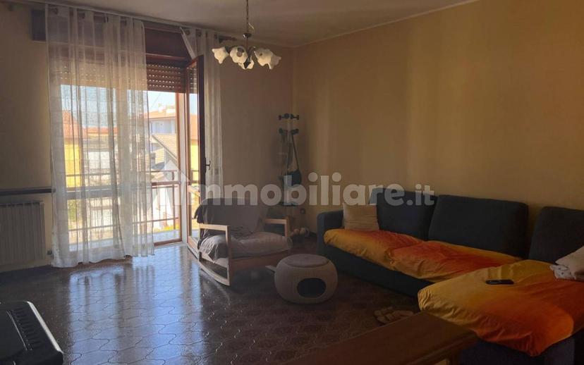 Trilocale via F. Magellano, Centro, Castel San Giovanni — foto 23 di 33