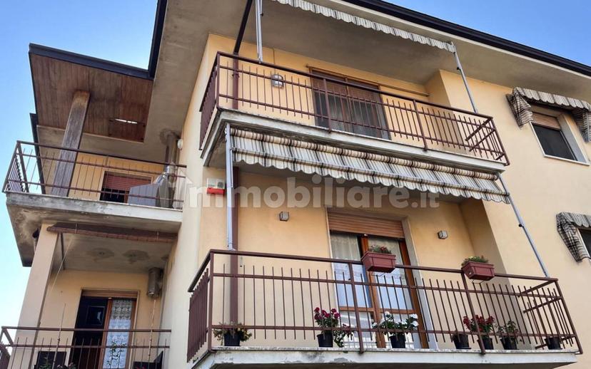 Trilocale via F. Magellano, Centro, Castel San Giovanni — foto 32 di 33