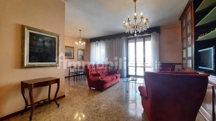 Trilocale buono stato, Pubblico Passeggio, Piacenza — foto 2 di 15