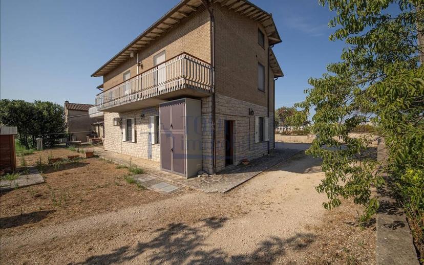 Bilocale asproli 8/a, Todi 8/a, Todi — foto 25 di 26