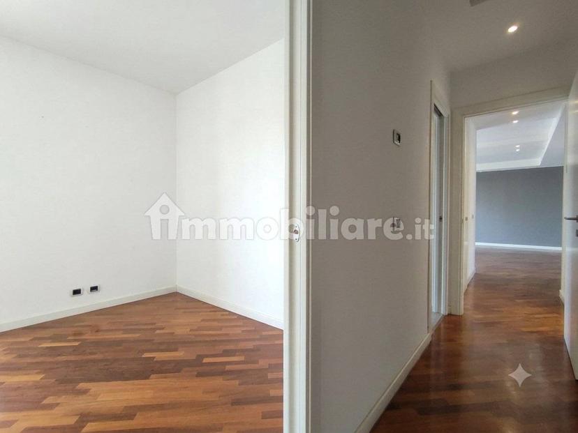 Trilocale via Santa Croce, San Nicola la Strada — foto 11 di 19