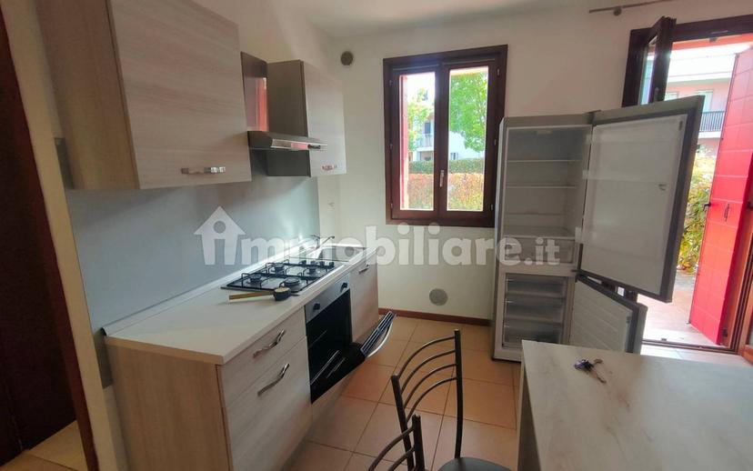 Bilocale ottimo stato, piano terra, Centro, Isola Rizza — foto 25 di 26