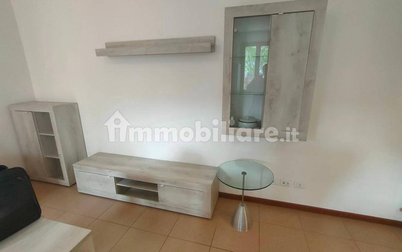 Bilocale ottimo stato, piano terra, Centro, Isola Rizza — foto 13 di 26