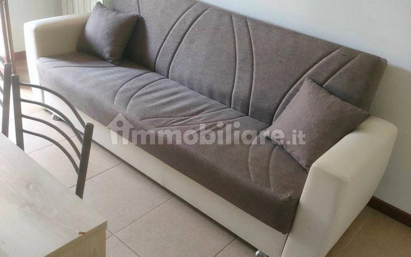 Bilocale ottimo stato, piano terra, Centro, Isola Rizza — foto 23 di 26