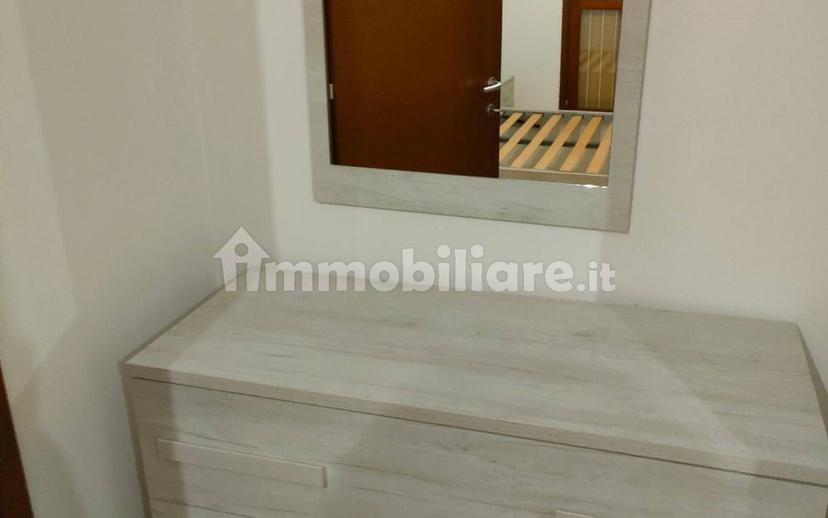 Bilocale ottimo stato, piano terra, Centro, Isola Rizza — foto 18 di 26