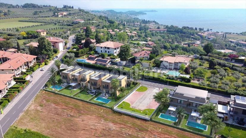 Villa bifamiliare via Serraglie 18, Pieve Vecchia, Villaggio Sanghen, Manerba del Garda — foto 11 di 38
