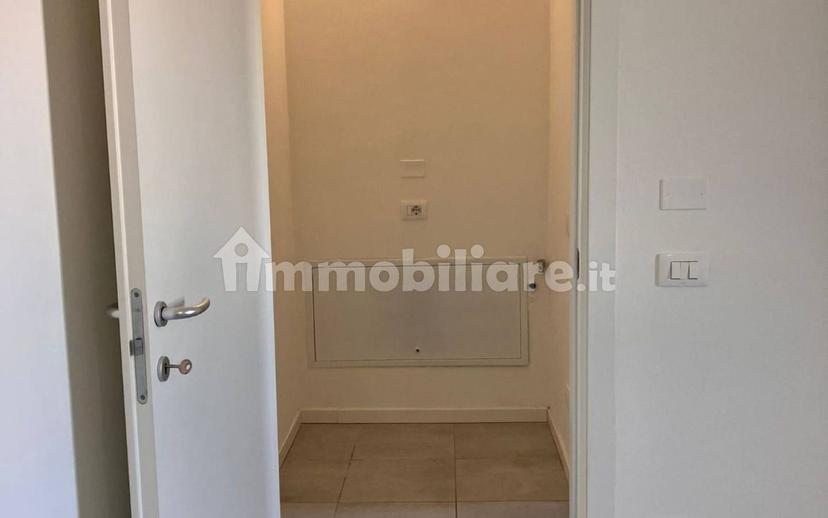 Bilocale ottimo stato, piano terra, Centro, Isola Rizza — foto 15 di 26