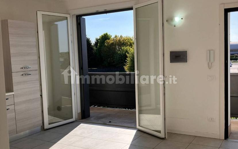 Bilocale ottimo stato, piano terra, Centro, Isola Rizza — foto 22 di 26