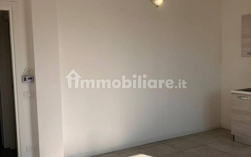 Bilocale ottimo stato, piano terra, Centro, Isola Rizza — foto 17 di 26