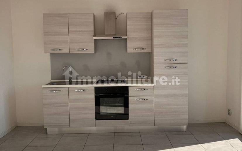 Bilocale ottimo stato, piano terra, Centro, Isola Rizza — foto 16 di 26