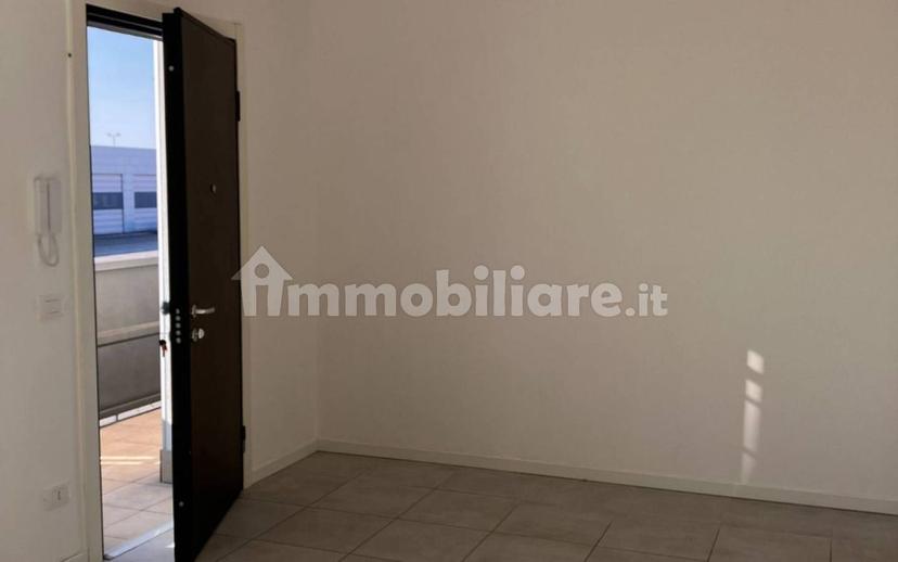 Bilocale ottimo stato, piano terra, Centro, Isola Rizza — foto 10 di 26