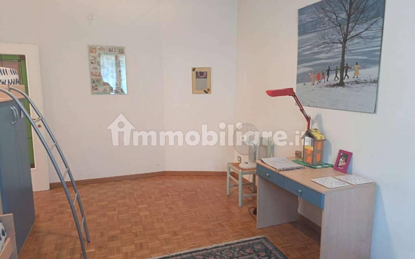 Bilocale via Stelvio 30, Centro, Sondrio