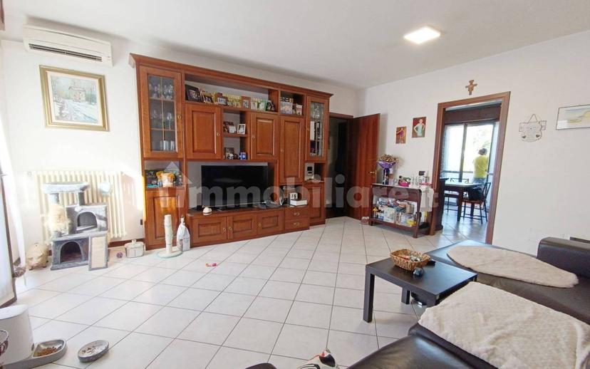 Appartamento via Leopoldo Reverberi, Centro, Cavriago — foto 12 di 46