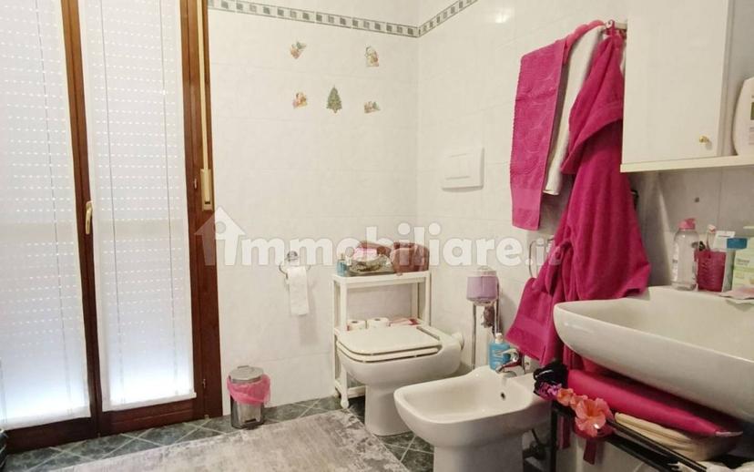 Appartamento via Leopoldo Reverberi, Centro, Cavriago — foto 10 di 46