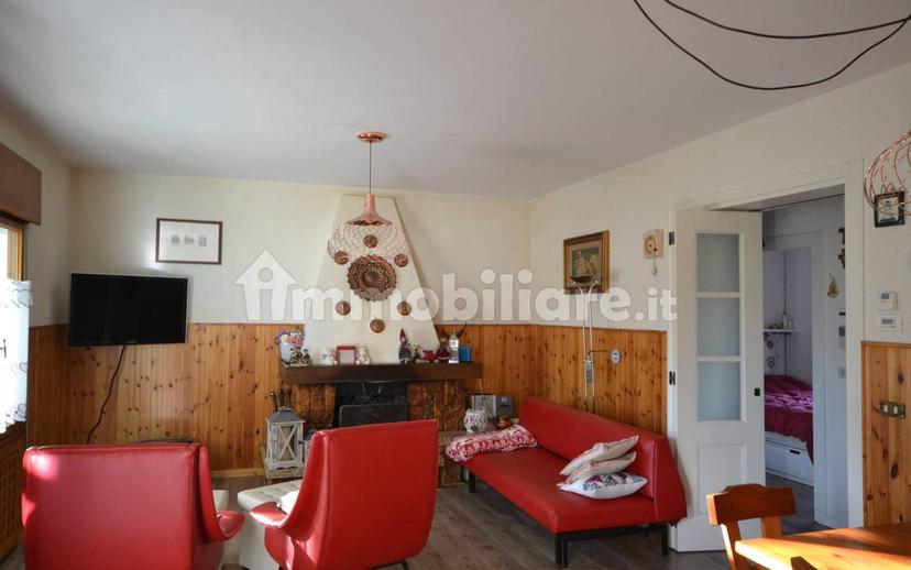 Quadrilocale via Eligiu Porcu 61, Santi Angeli, Giavera del Montello — foto 11 di 15