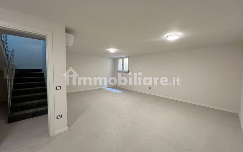 Villa bifamiliare via Serraglie 18, Pieve Vecchia, Villaggio Sanghen, Manerba del Garda — foto 2 di 38