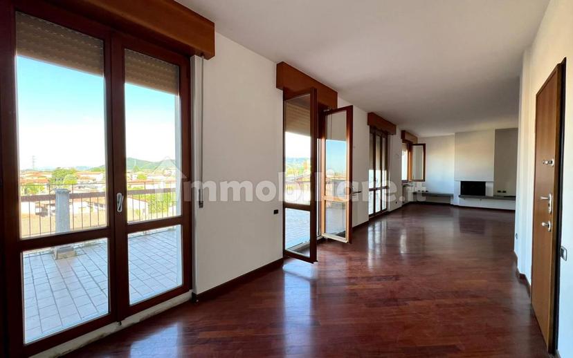 Attico via Lanzi, Gorlago — foto 6 di 21