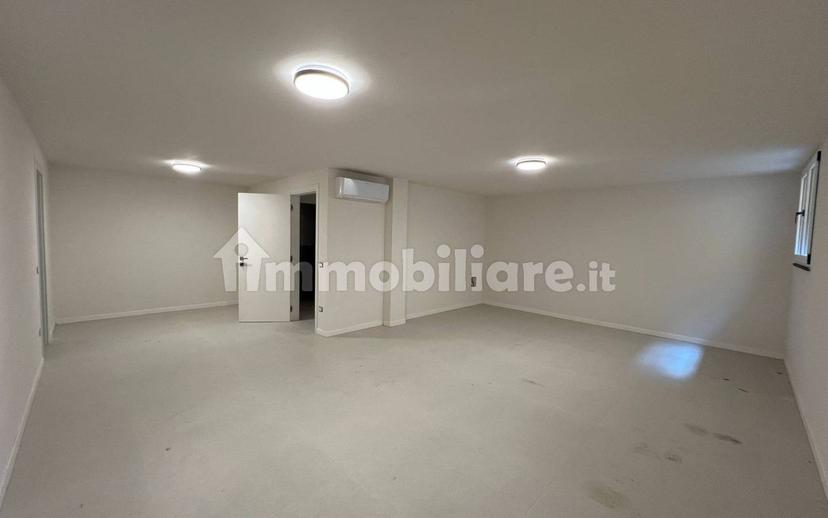 Villa bifamiliare via Serraglie 18, Pieve Vecchia, Villaggio Sanghen, Manerba del Garda — foto 4 di 38