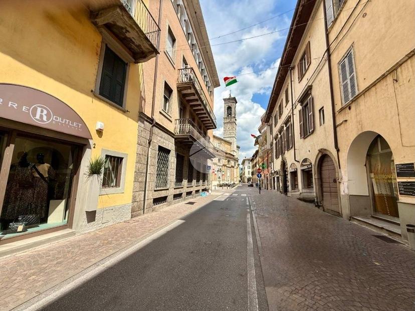 Quadrilocale via Giacomo Mazzini 6, Centro, Alzano Lombardo — foto 8 di 14