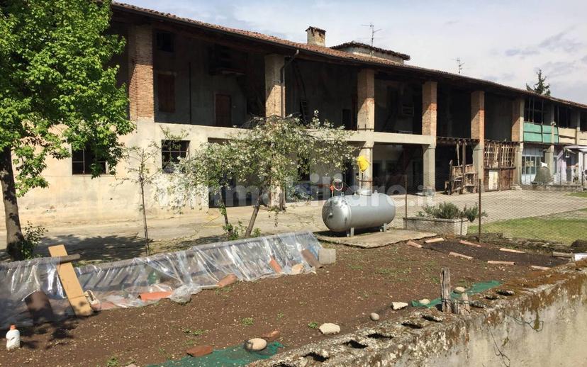 Cascina via Palazzolo, Pontoglio — foto 2 di 28