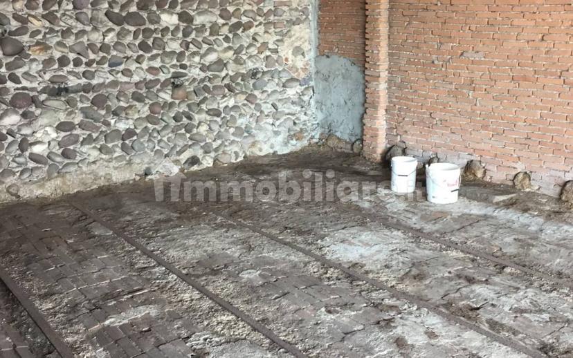 Cascina via Palazzolo, Pontoglio — foto 3 di 28