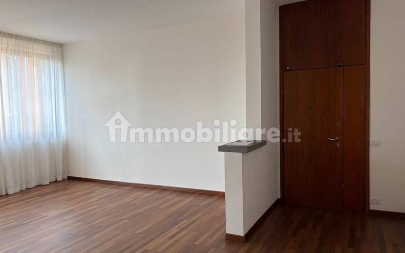 Quadrilocale via Francesco Nullo 29A, Centro, Bergamo