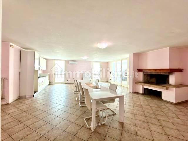 Villa unifamiliare via Enrico Fermi 12, Centro, Padenghe sul Garda — foto 13 di 44