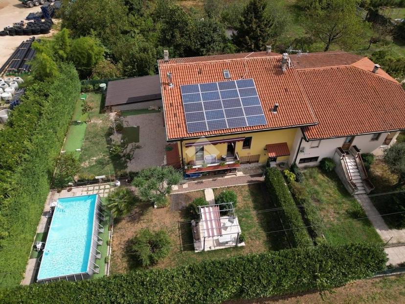 Villa bifamiliare via Martiri della Libertà 22, Centro, San Vito di Leguzzano — foto 16 di 39