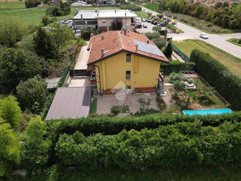 Villa bifamiliare via Martiri della Libertà 22, Centro, San Vito di Leguzzano — foto 9 di 39