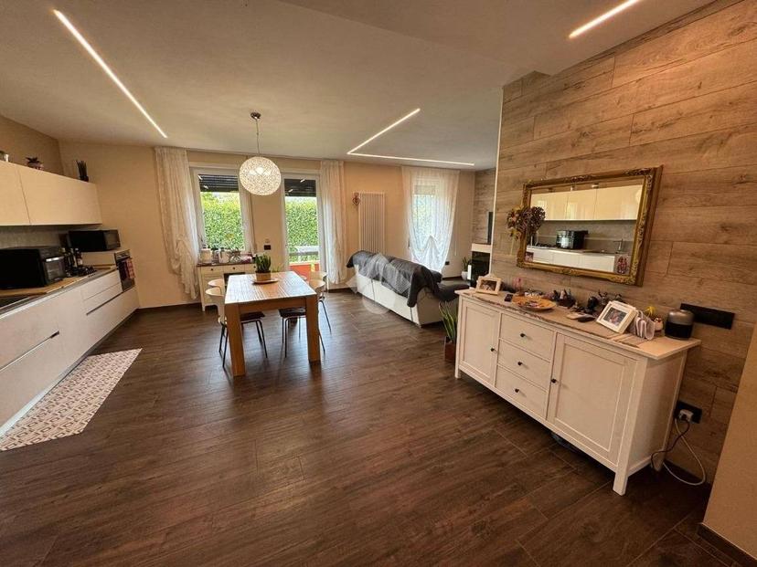 Villa bifamiliare via Martiri della Libertà 22, Centro, San Vito di Leguzzano — foto 5 di 39