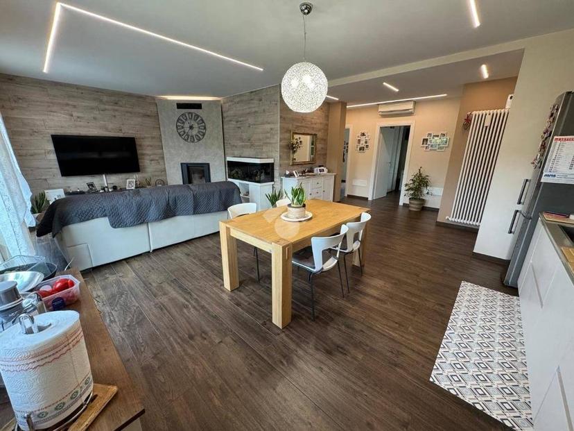 Villa bifamiliare via Martiri della Libertà 22, Centro, San Vito di Leguzzano — foto 12 di 39