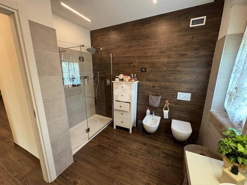 Villa bifamiliare via Martiri della Libertà 22, Centro, San Vito di Leguzzano — foto 17 di 39