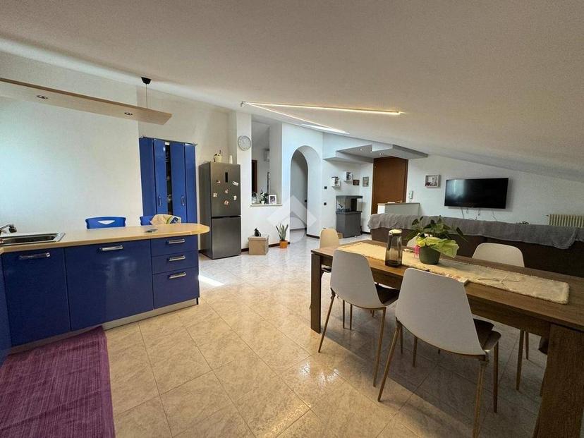 Villa bifamiliare via Martiri della Libertà 22, Centro, San Vito di Leguzzano — foto 20 di 39