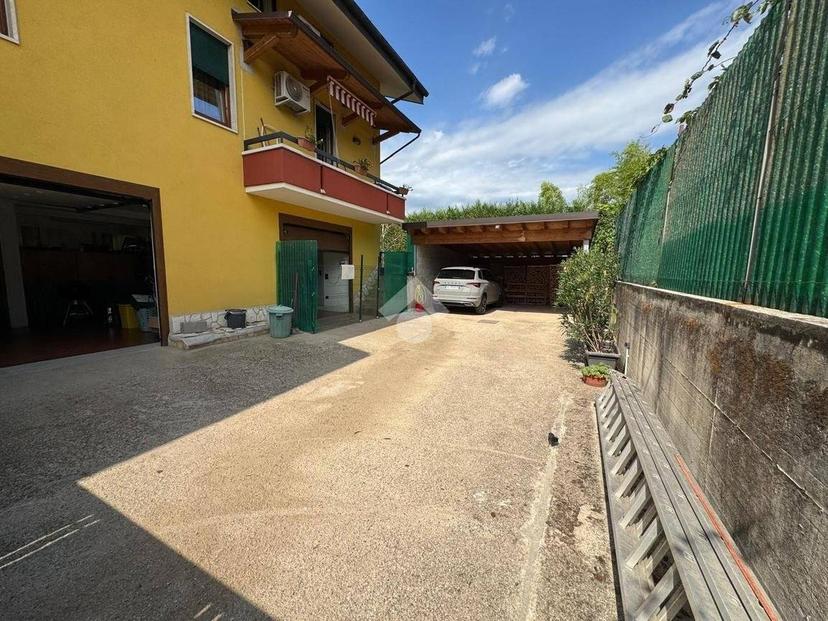 Villa bifamiliare via Martiri della Libertà 22, Centro, San Vito di Leguzzano — foto 33 di 39