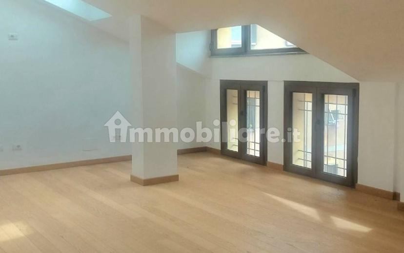 Trilocale piazza della Vittoria, Centro, Cairo Montenotte — foto 2 di 7