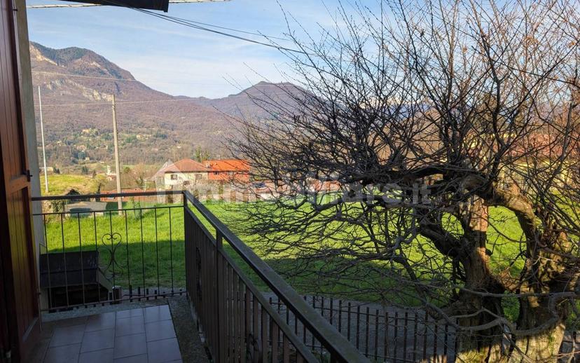 Villa bifamiliare via Giacomo Leopardi 11, Centro, Cunardo — foto 15 di 45