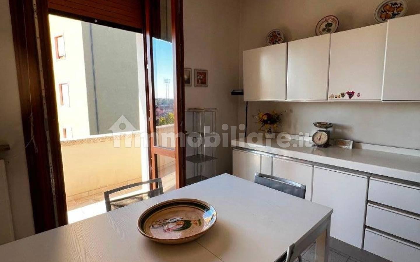 Attico ottimo stato, 199 m², Zona 2000, Piacenza