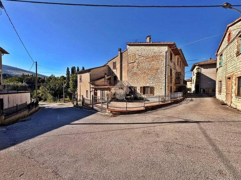 Terratetto plurifamiliare via Palazza 25, Purello, Fossato di Vico — foto 8 di 30