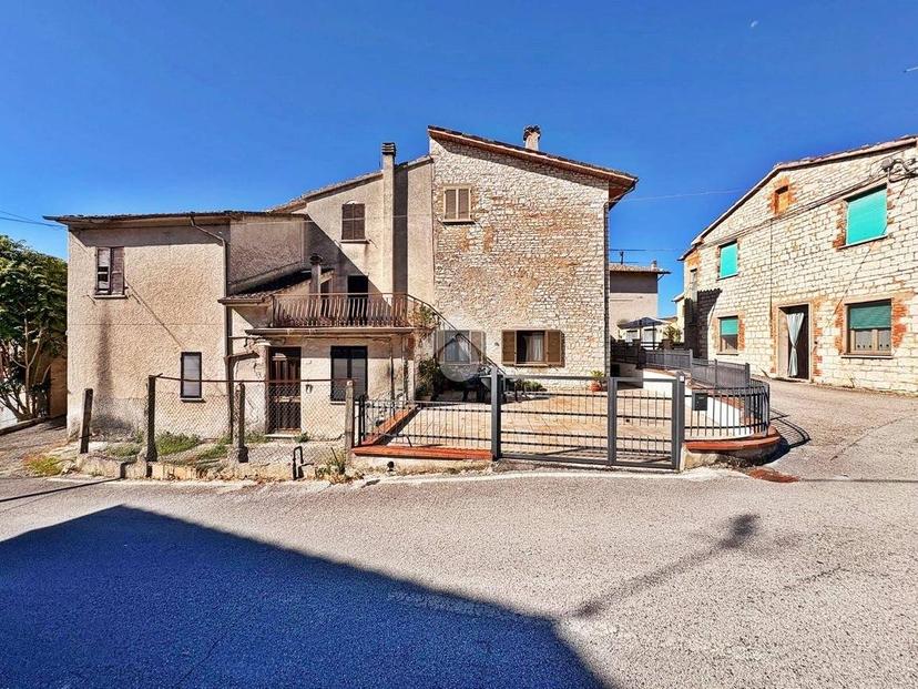 Terratetto plurifamiliare via Palazza 25, Purello, Fossato di Vico